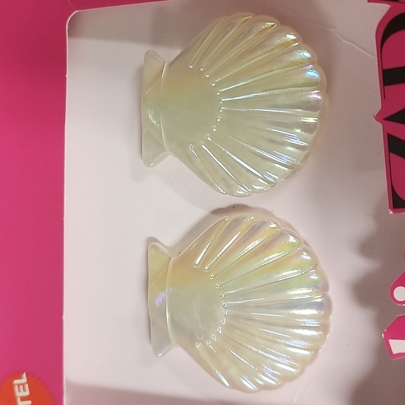 ZARA Barbie Shell Earrings - Picture 3 of 9